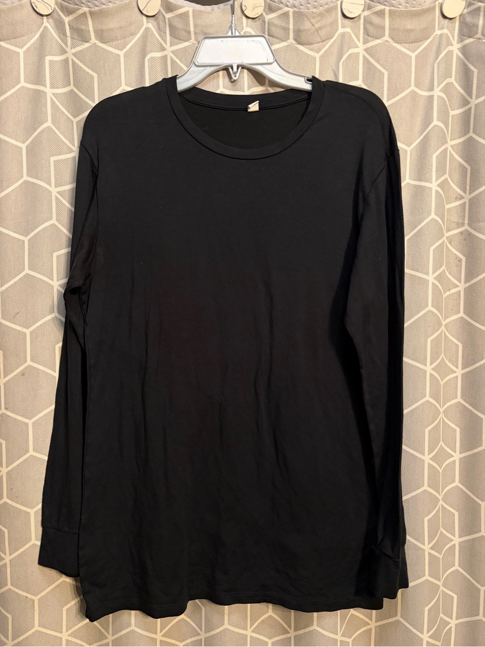 Uniqlo Men's Long-Sleeve Crewneck Shirt - Black